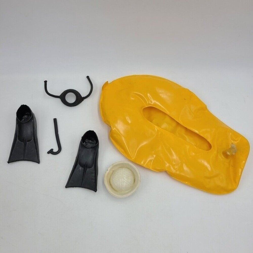 Vintage 60s Accessories GI Joe Survival Sailor Hat Raft Scuba Flippers Mask - Picture 2 of 8